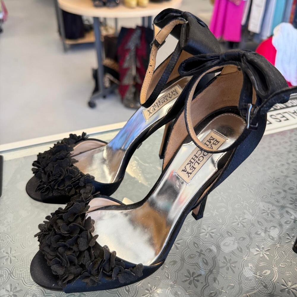 Badgley Mischka Black Satin Heels Size 6.5 New Without Box